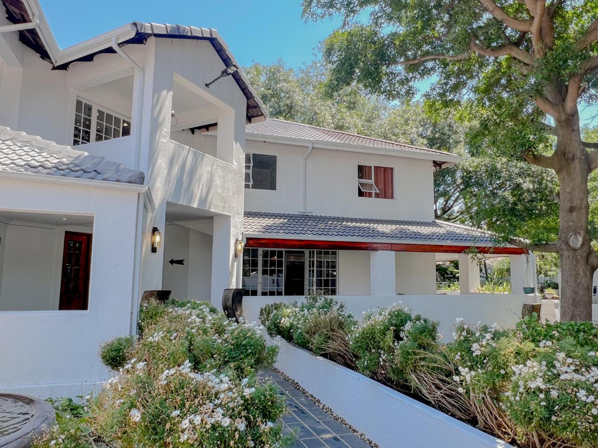 Amoris Guesthouse - In Brooklyn Pretoria Bagian luar foto